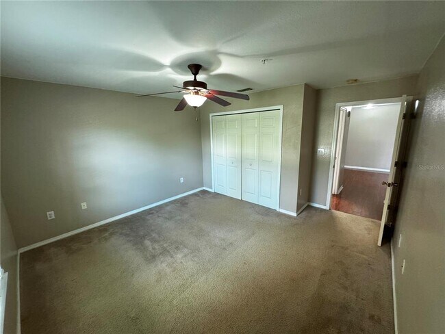 Building Photo - 5455 Vineland Rd