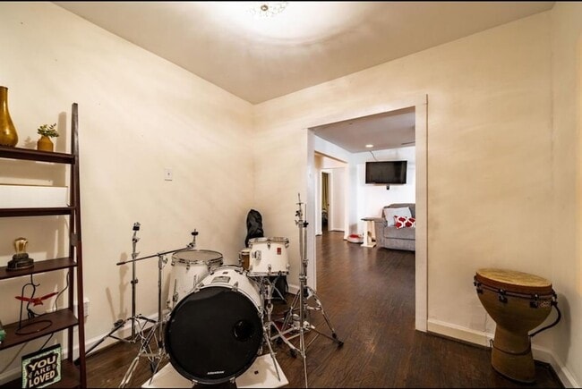 Building Photo - 10305 Bassoon Dr