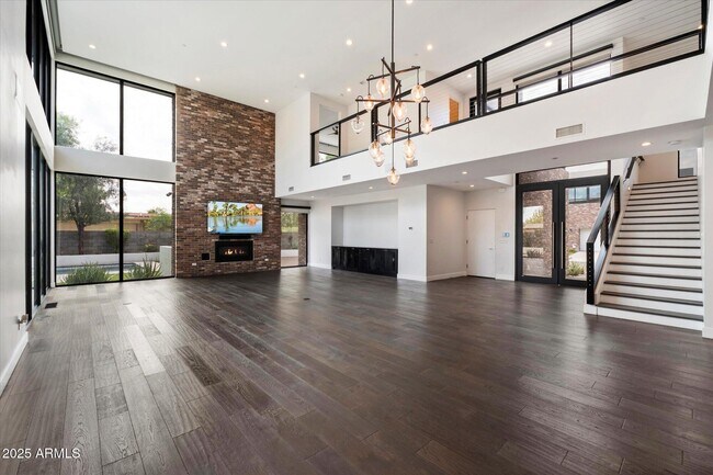 Building Photo - 4525 N 36th Way