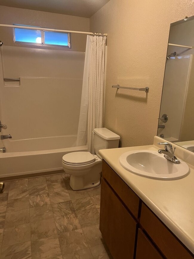 Building Photo - Great Jacksonville Location