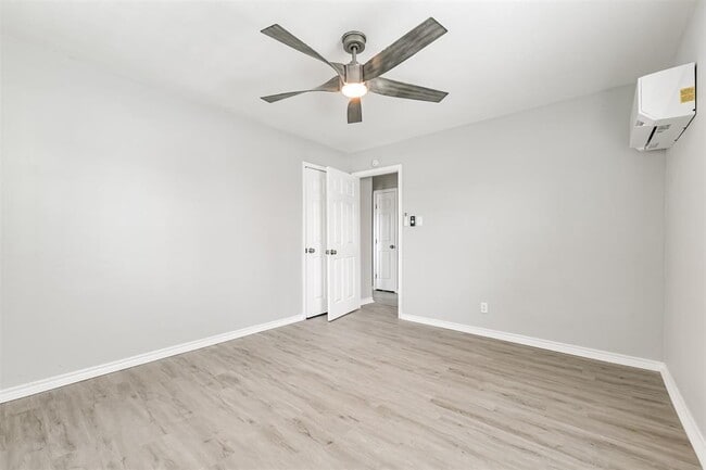 Building Photo - 812 38th St