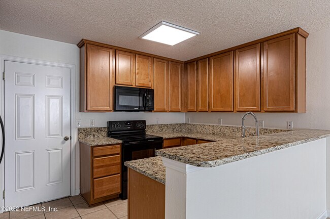 Building Photo - 1500 Calming Water Dr