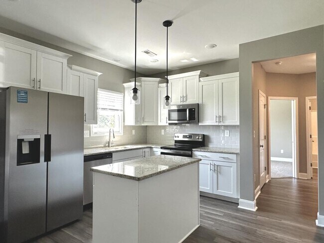 Building Photo - 150 Leach Creek Dr