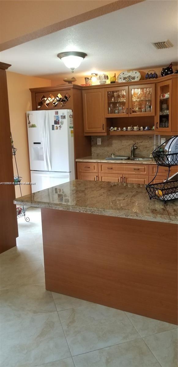 Building Photo - 15200 SW 81st Ln