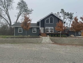 Building Photo - 29633 Meadow Ln