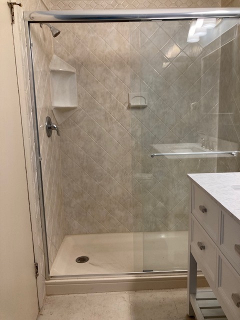 Master bath 2 - 1806 Poplar Ct