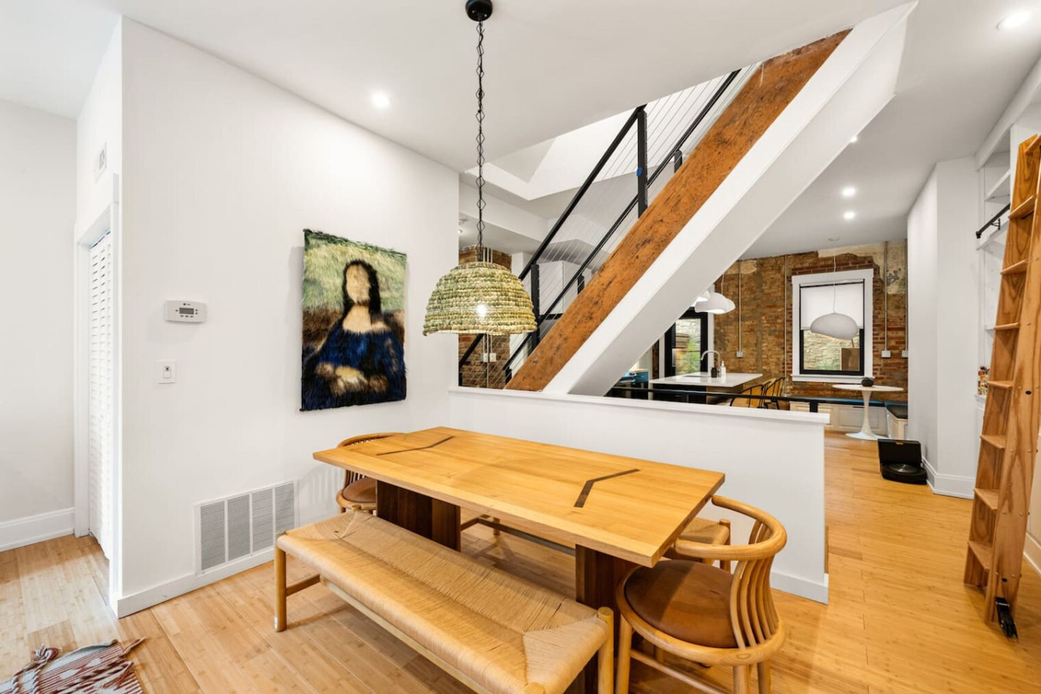 Building Photo - 2 Hust Alley