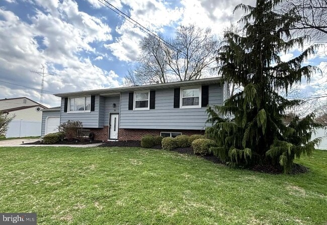 Building Photo - 30 Estate Rd