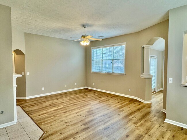 Building Photo - Charming 3-Bedroom, 2-Bath Home in Desirable Deer Creek!