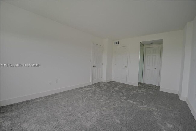 Building Photo - 15600 NW 7th Ave