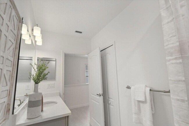 Building Photo - 3462 Caravelle St