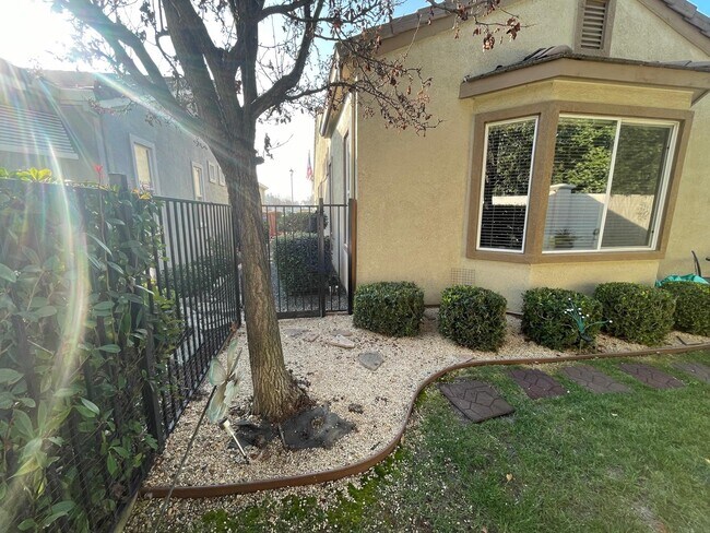 Building Photo - 92 Liberty Ln