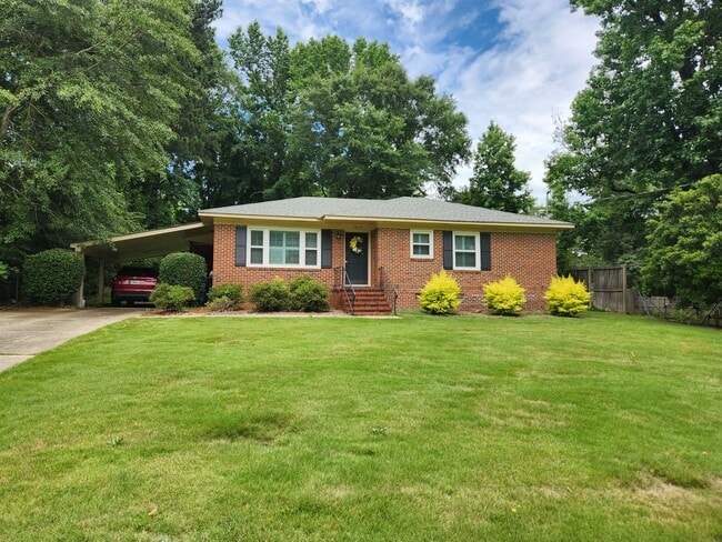Primary Photo - 2 Bedroom 1 Bath Home in North Columbus - ...