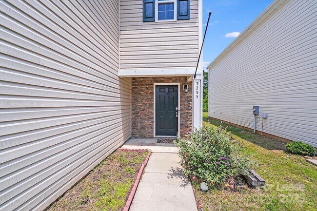 Building Photo - 3255 Winesap Dr