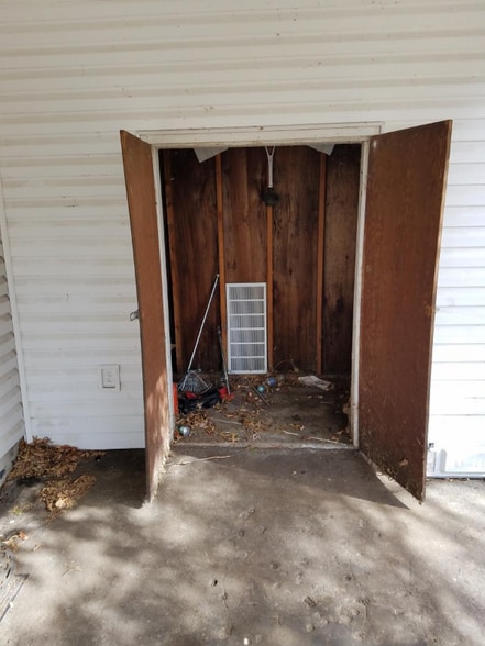 Building Photo - 1907 Messenger Cir