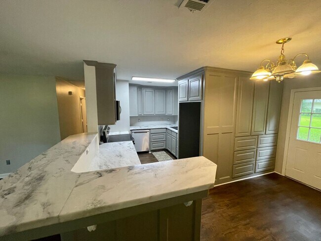 Building Photo - 3/2 Home for Rent in Madison!