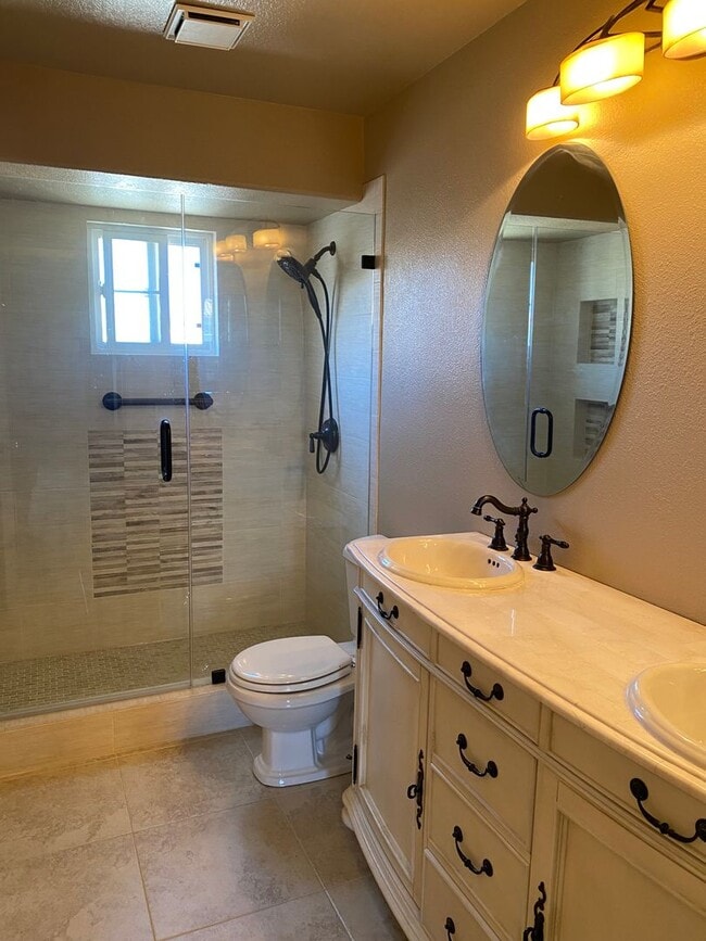 Building Photo - Charming Townhome in the Heart of Rancho S...