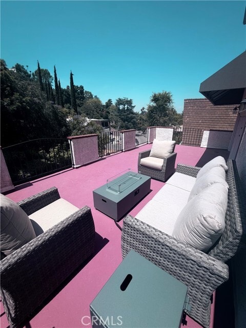 Building Photo - 3914 Benedict Canyon Dr