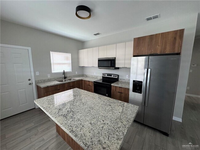Building Photo - 3412 S Mia Ln