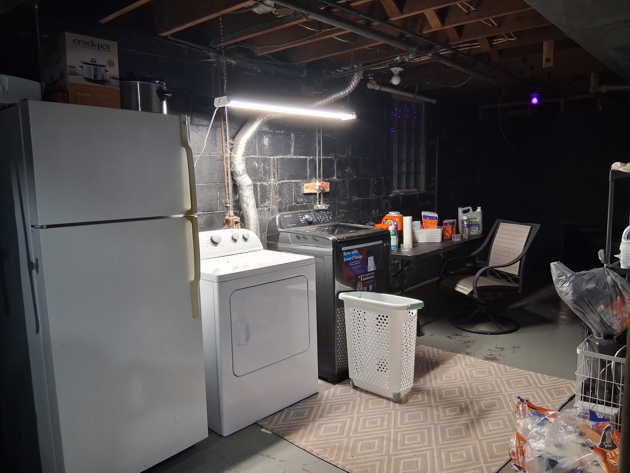 laundry - 1 Joyanne Ct