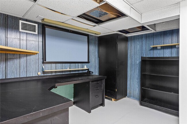 Building Photo - 130 Brooklawn Dr