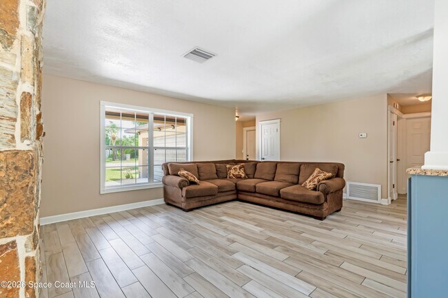 Building Photo - 317 Surf Dr