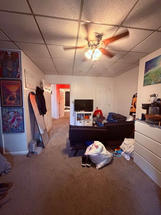 Building Photo - 1221 E Carson St