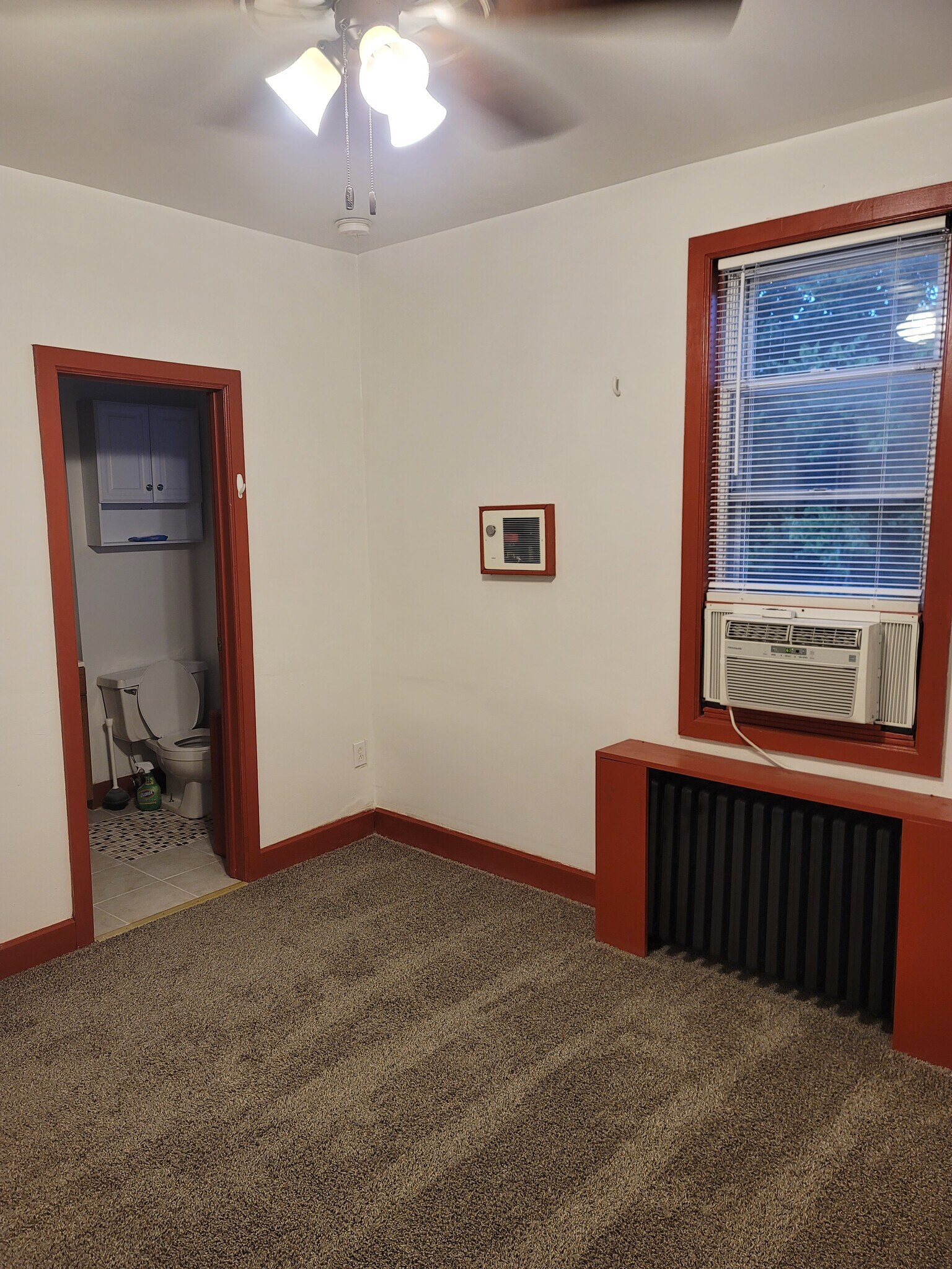 Building Photo - 1622 Bainbridge St