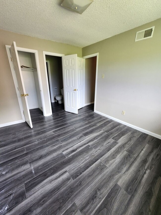 Building Photo - Single family home located in West Memphis
