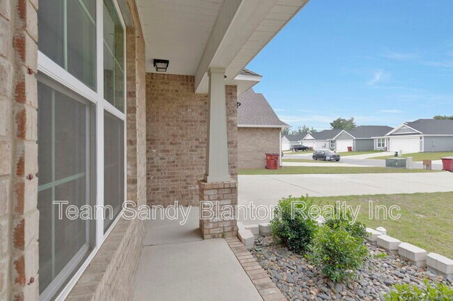 Building Photo - 5402 Parkside Dr