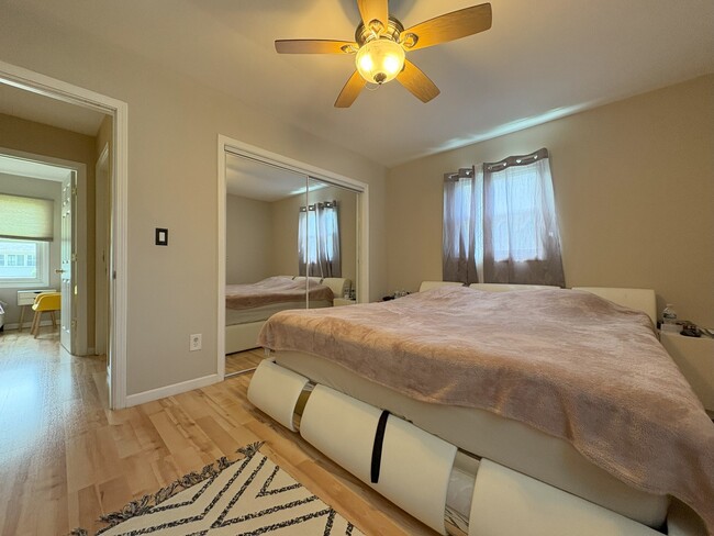 Building Photo - 18 Marquette Pl