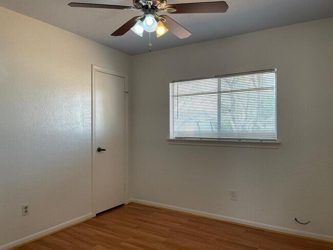 Building Photo - 15614 Barbarossa Dr