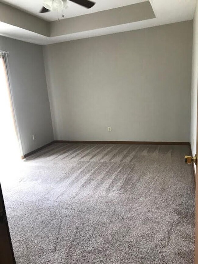 Building Photo - d4138mir