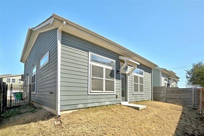 Building Photo - 2308 Hermia St