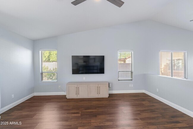 Building Photo - 1422 S 230th Ave