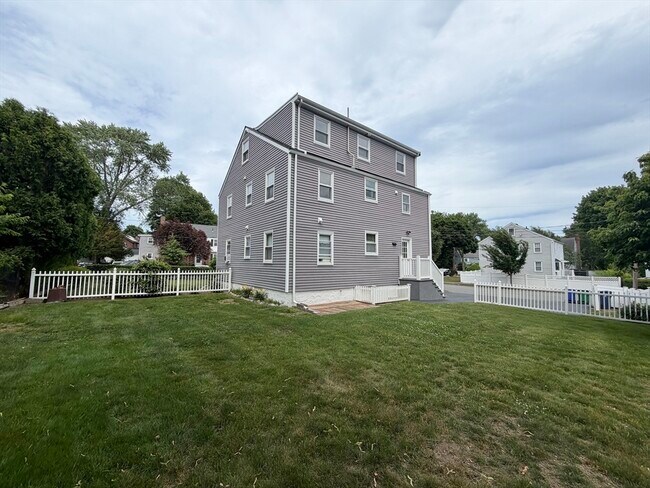Building Photo - 17 Hatfield Rd