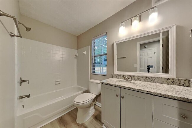 Building Photo - 5105 N Bridges Dr