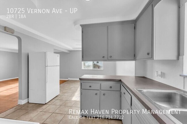 Building Photo - 10725 Vernon Ave