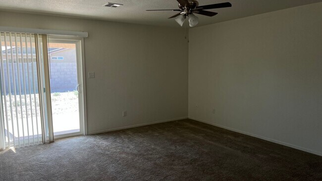 Building Photo - DESERT SANDS