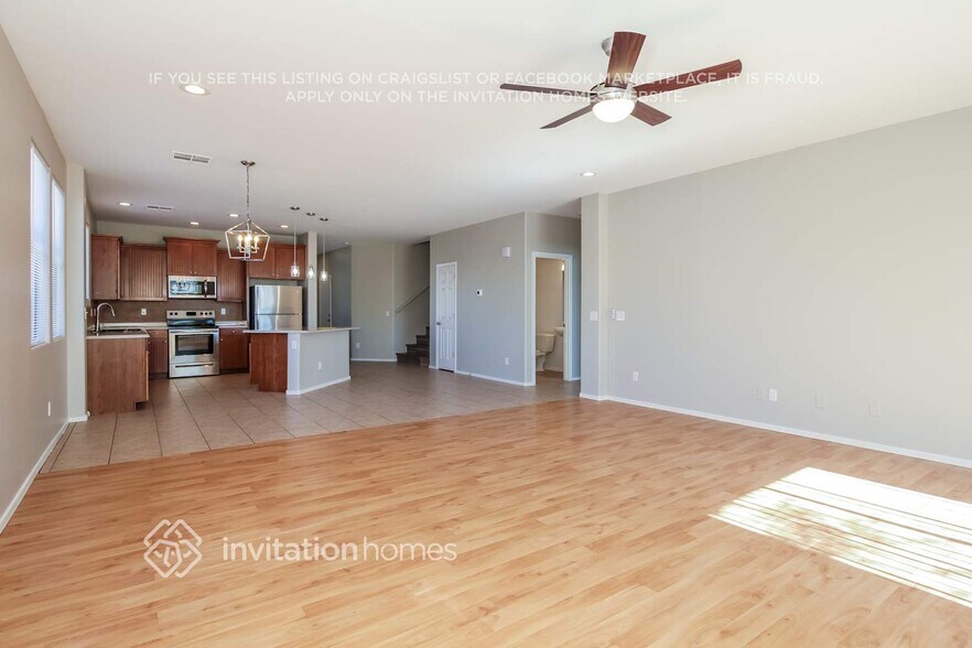 Building Photo - 11727 W Foothill Ct