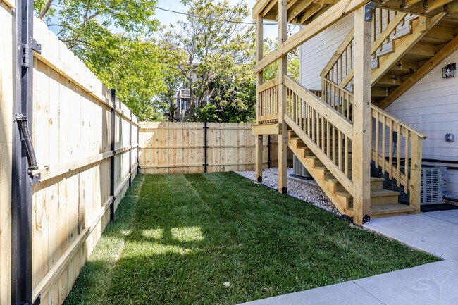 Building Photo - 6050 S Eberhart Ave
