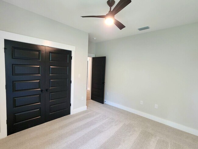 Building Photo - Stunning new executive home in Gulf Shores!