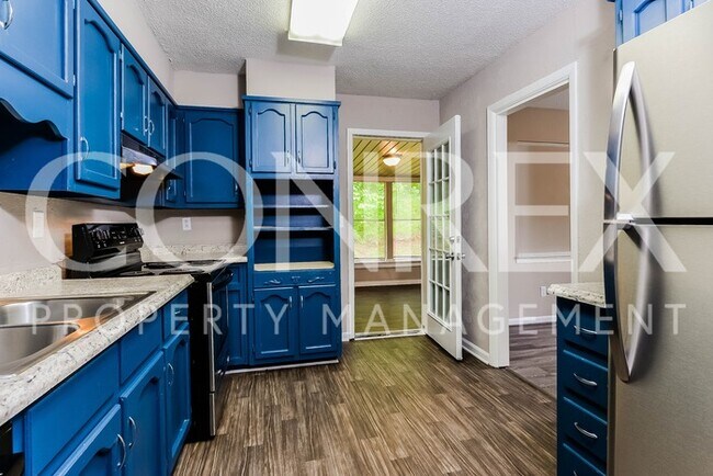 Building Photo - Beautiful, Spacious Home