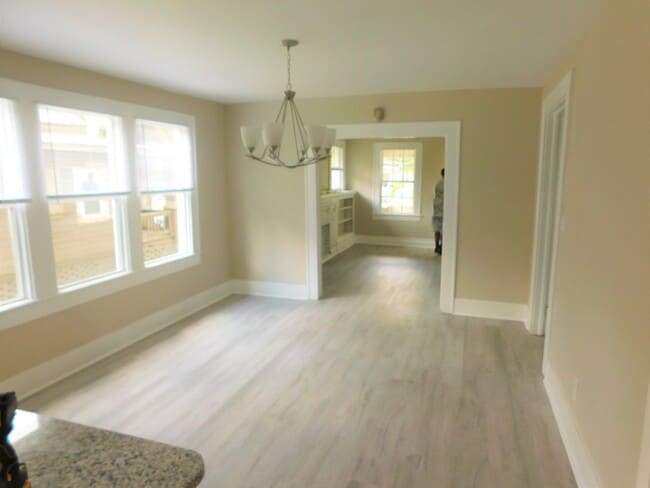 Building Photo - Fully Remodeled Rooming House in Quiet North Side Neighborhood with High End Appointments