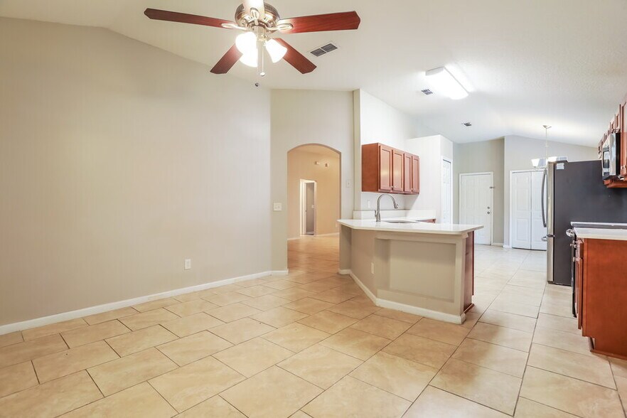 Building Photo - 6011 Fillyside Trail