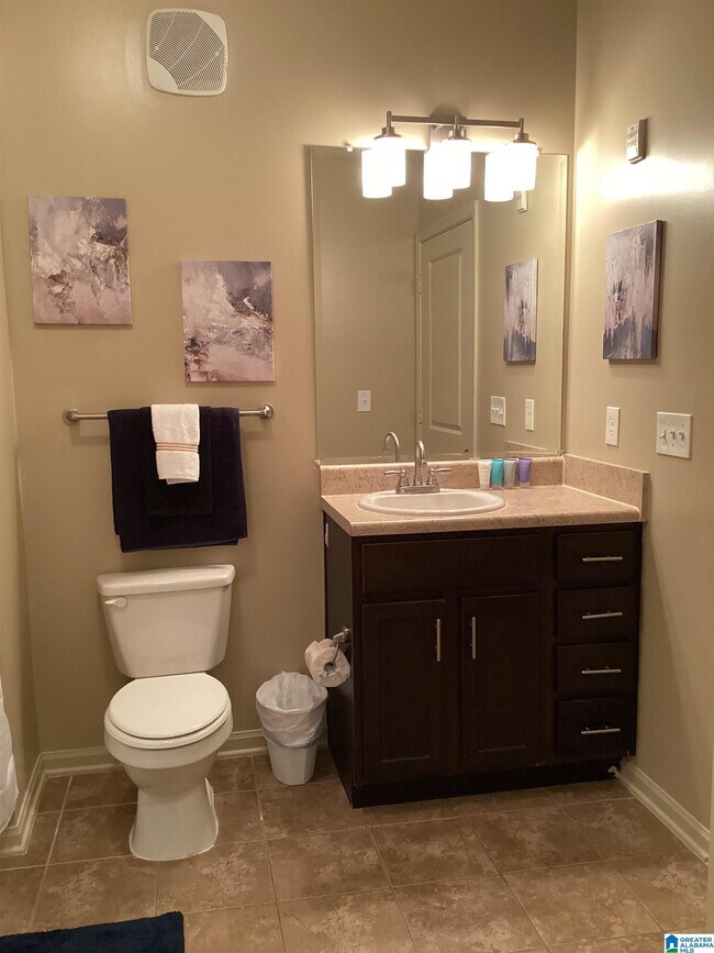 Building Photo - 251 London Pkwy