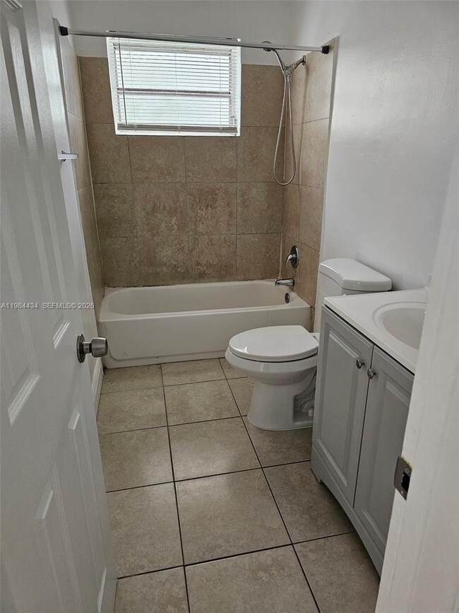 Building Photo - 16851 NE 21st Ave