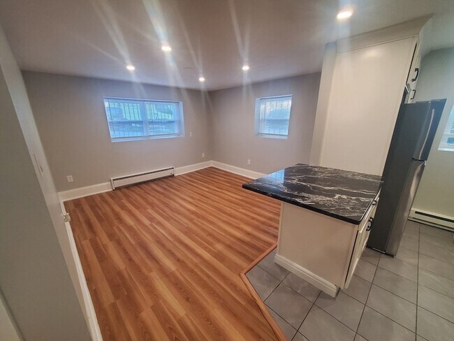 Building Photo - 24 Colgate Rd