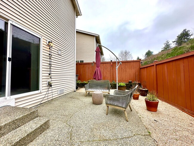 Building Photo - 4bd/2.75ba Renton Home