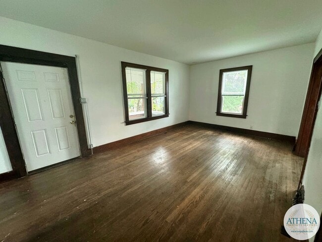 Building Photo - 5 Bedroom / 3 Bath House - NEAR SEMO's CAMPUS & INTERNET INCLUDED